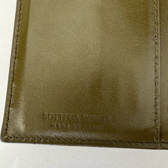 Bottega Veneta IN BOX FULL INCLUSION with crossbody strap $599 - Picture 6 of 6